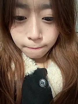 xiaoyan1314 online show from 11-28-25, 12:19