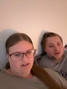 Snapshot of CurvyPaar2 chatting on 09-14-25, 02:05 CurvyPaar2 online show from 09-14-25, 02:05