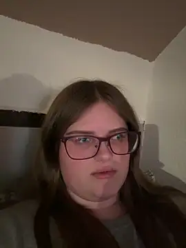 Snapshot of CurvyPaar2 chatting on 02-02-26, 07:12 CurvyPaar2 online show from 02-02-26, 07:12