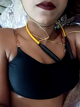 Snapshot of payalsharma95 chatting on 10-31-25, 05:25 payalsharma95 online show from 10-31-25, 05:25