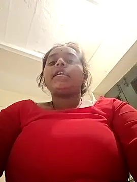 Snapshot of Hot_crety chatting on 10-29-25, 03:25 Hot crety online show from 10-29-25, 03:25