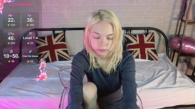 MillaHolt online show from 10-14-25, 08:37