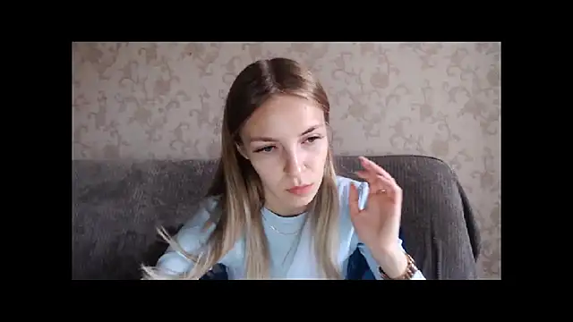 Snapshot of HitGyrl chatting on 09-23-25, 01:08 HitGyrl online show from 09-23-25, 01:08