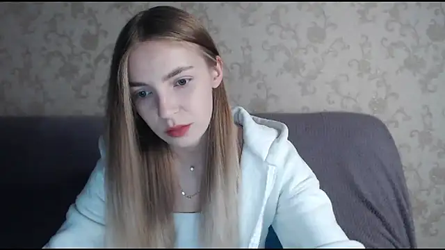 HitGyrl online show from 11-09-25, 01:04