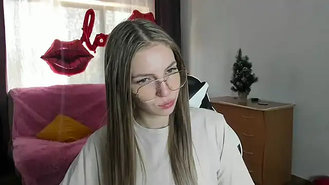 HitGyrl online show from 03-21-26, 08:19