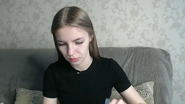 HitGyrl online show from 04-23-26, 01:18