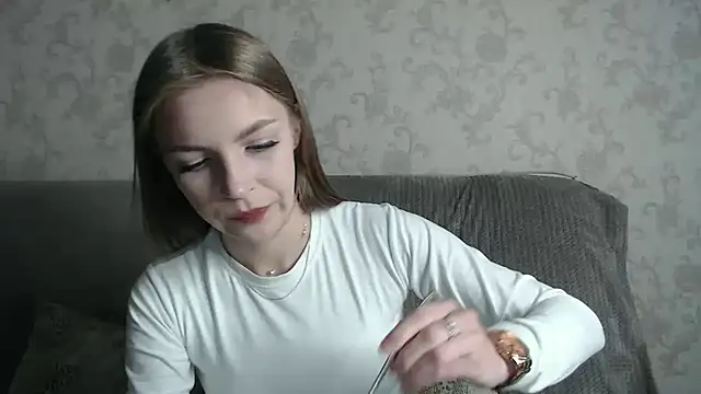 HitGyrl online show from 05-07-26, 08:09