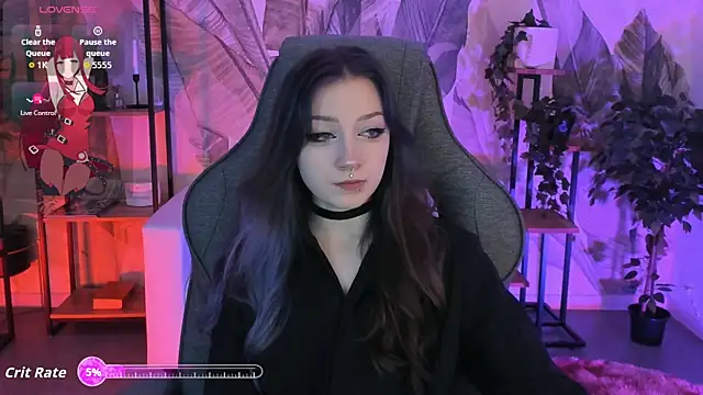 LiliLuna online show from 10-16-25, 12:17