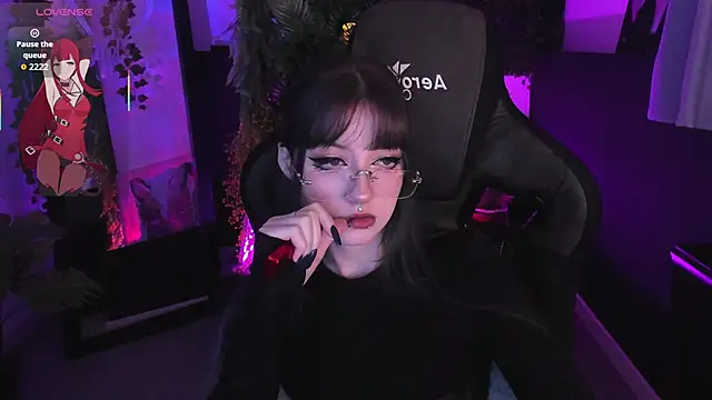 LiliLuna online show from 02-18-26, 04:03