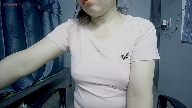 Snapshot of _Sara_768 chatting on 10-26-25, 08:04  Sara 768 online show from 10-26-25, 08:04