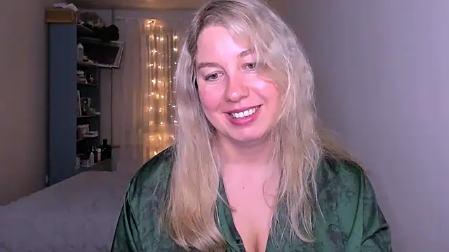 Snapshot of NancySanders chatting on 05-16-26, 07:45 NancySanders online show from 05-16-26, 07:45