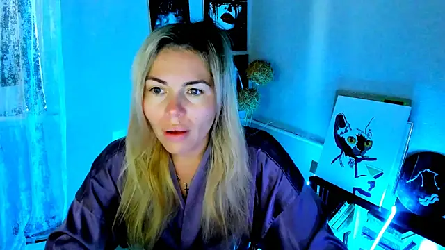 LoraBoyar online show from 07-08-26, 02:27