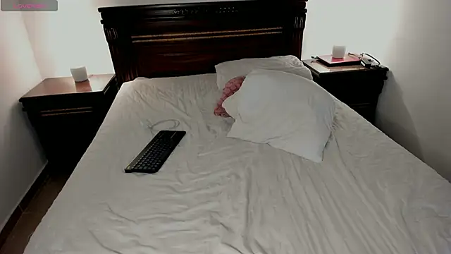 Snapshot of Victoriaa_Adams chatting on 09-08-25, 03:00 Victoriaa Adams online show from 09-08-25, 03:00