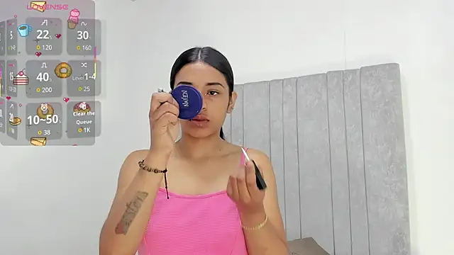 Snapshot of RousyMoon chatting on 10-18-25, 12:39 RousyMoon online show from 10-18-25, 12:39