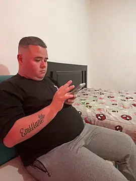 Snapshot of Chimbo-1996 chatting on 09-13-25, 06:18 Chimbo-1996 online show from 09-13-25, 06:18