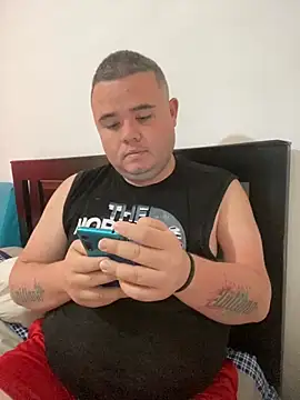 Snapshot of Chimbo-1996 chatting on 10-02-25, 07:21 Chimbo-1996 online show from 10-02-25, 07:21