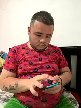 Snapshot of Chimbo-1996 chatting on 10-10-25, 08:19 Chimbo-1996 online show from 10-10-25, 08:19