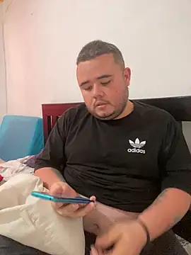 Snapshot of Chimbo-1996 chatting on 10-13-25, 07:03 Chimbo-1996 online show from 10-13-25, 07:03