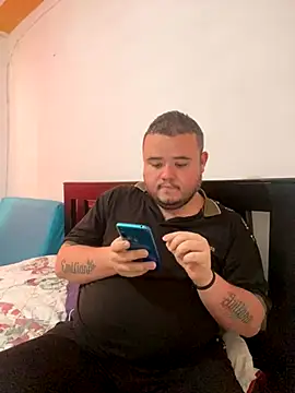 Snapshot of Chimbo-1996 chatting on 10-16-25, 07:48 Chimbo-1996 online show from 10-16-25, 07:48