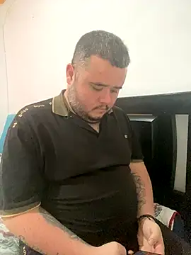 Snapshot of Chimbo-1996 chatting on 10-21-25, 09:04 Chimbo-1996 online show from 10-21-25, 09:04