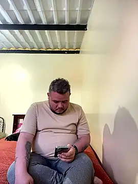 Snapshot of Chimbo-1996 chatting on 01-13-26, 05:18 Chimbo-1996 online show from 01-13-26, 05:18