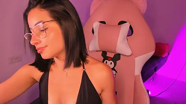 Snapshot of samara18_18_ chatting on 11-05-25, 04:56 samara18 18 online show from 11-05-25, 04:56