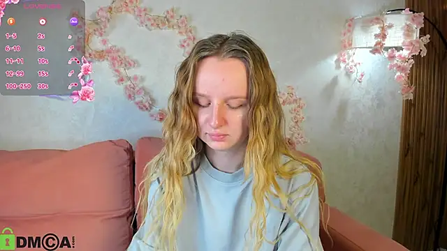 Snapshot of Rina_Panic chatting on 09-21-25, 12:12 Rina Panic online show from 09-21-25, 12:12