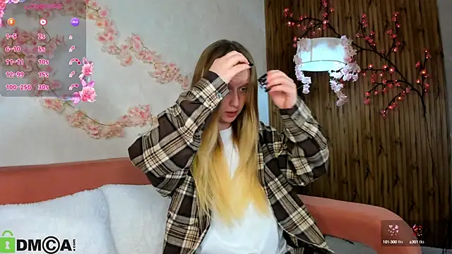 Snapshot of Rina_Panic chatting on 09-24-25, 12:03 Rina Panic online show from 09-24-25, 12:03