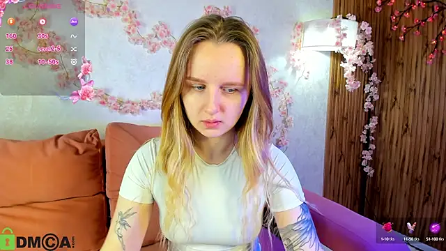 Snapshot of Rina_Panic chatting on 10-15-25, 01:06 Rina Panic online show from 10-15-25, 01:06