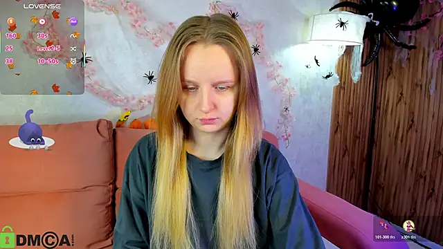 Snapshot of Rina_Panic chatting on 10-19-25, 01:06 Rina Panic online show from 10-19-25, 01:06