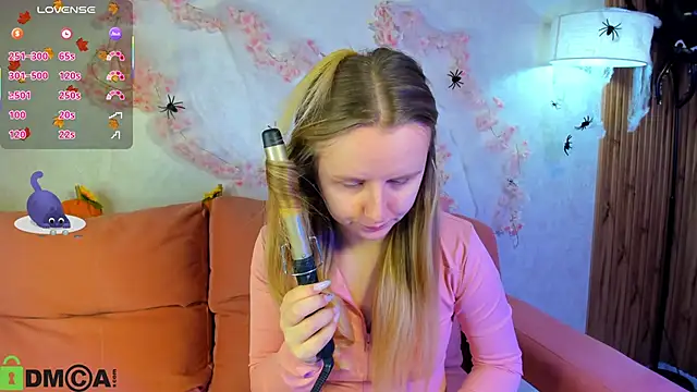 Snapshot of Rina_Panic chatting on 10-21-25, 01:06 Rina Panic online show from 10-21-25, 01:06