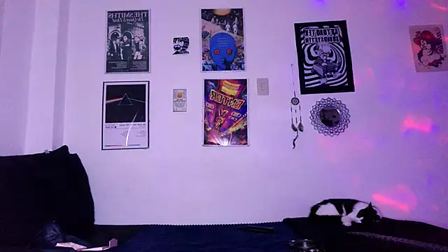 plutonbluemooon333 online show from 10-30-25, 11:16