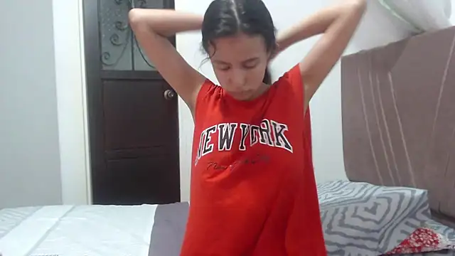 nathaly jones  online show from 04-11-26, 12:20