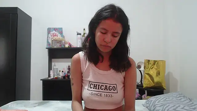 Snapshot of nathaly_jones_ chatting on 06-10-26, 12:37 nathaly jones online show from 06-10-26, 12:37