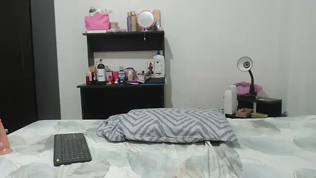 Snapshot of nathaly_jones_ chatting on 07-28-26, 12:48 nathaly jones online show from 07-28-26, 12:48