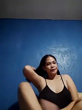 Snapshot of missluvv chatting on 02-01-26, 01:42 missluvv online show from 02-01-26, 01:42