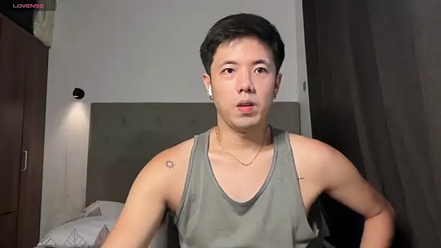 Snapshot of Addictiveboi chatting on 05-16-26, 02:19 Addictiveboi online show from 05-16-26, 02:19