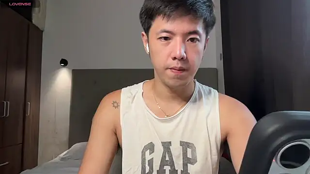Snapshot of Addictiveboi chatting on 05-24-26, 01:32 Addictiveboi online show from 05-24-26, 01:32