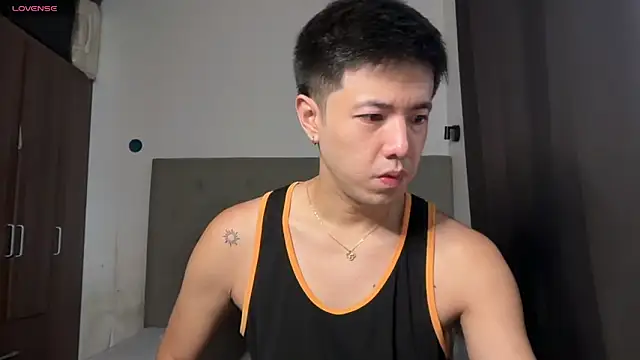 Snapshot of Addictiveboi chatting on 05-26-26, 01:45 Addictiveboi online show from 05-26-26, 01:45