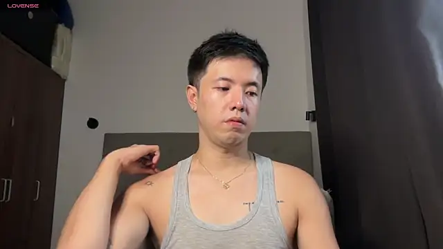Snapshot of Addictiveboi chatting on 05-28-26, 03:48 Addictiveboi online show from 05-28-26, 03:48