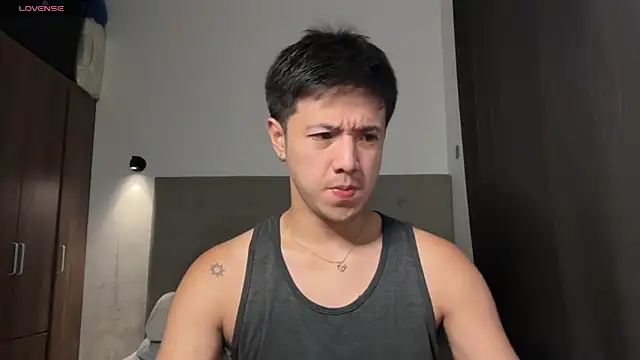 Snapshot of Addictiveboi chatting on 06-05-26, 04:52 Addictiveboi online show from 06-05-26, 04:52
