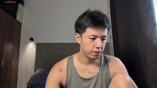 Snapshot of Addictiveboi chatting on 06-11-26, 04:43 Addictiveboi online show from 06-11-26, 04:43