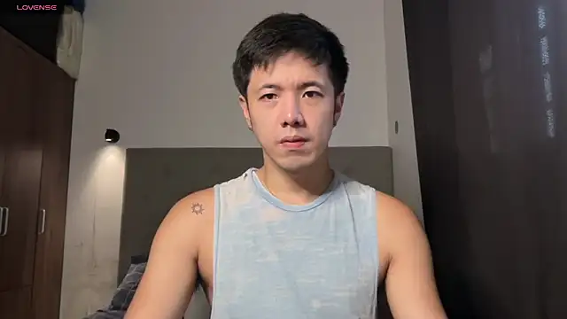 Snapshot of Addictiveboi chatting on 06-16-26, 03:42 Addictiveboi online show from 06-16-26, 03:42