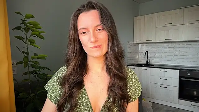 Snapshot of Luna_Raee chatting on 09-25-25, 07:01 Luna Raee online show from 09-25-25, 07:01