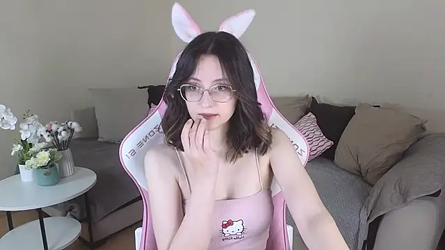 EsmaWonka online show from 11-19-25, 07:08