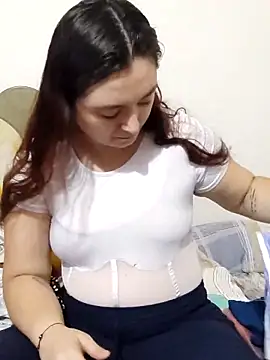 Snapshot of Anaa_Rose chatting on 11-01-25, 02:52 Anaa Rose online show from 11-01-25, 02:52