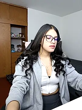 Snapshot of asumi_18 chatting on 09-11-25, 11:54 asumi 18 online show from 09-11-25, 11:54