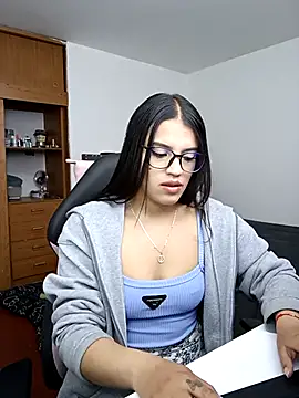 Snapshot of asumi_18 chatting on 09-24-25, 01:47 asumi 18 online show from 09-24-25, 01:47