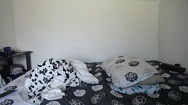 Snapshot of Candy_Grey28 chatting on 11-11-25, 03:12 Candy Grey28 online show from 11-11-25, 03:12