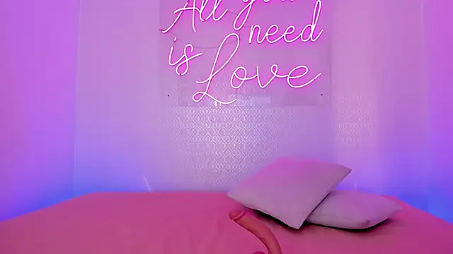 aleksandramiller  online show from 04-23-26, 08:55